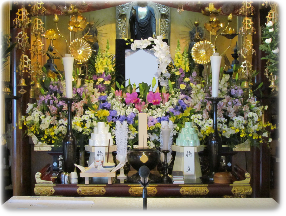 小田原市内の菩提寺様の本堂での家族葬。