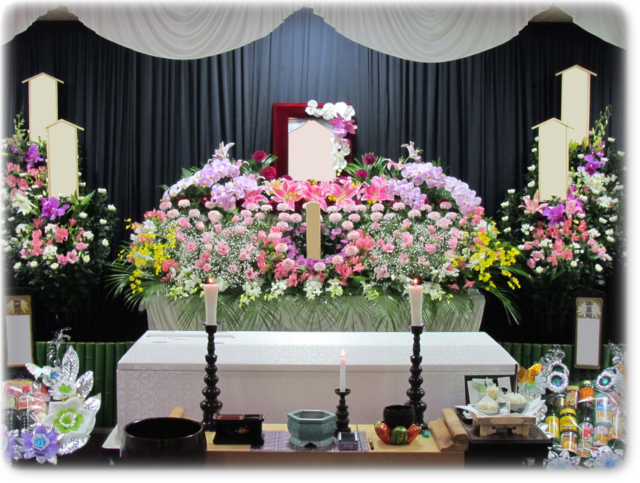 故人様の大好きだったお花を使用した祭壇。市民葬祭の｢オールイン・プラン｣なら安心価格でご利用いただけます